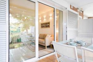 SITGES BLANCSUBUR · Soleado y Moderno