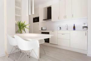 SITGES BLANCSUBUR · Soleado y Moderno