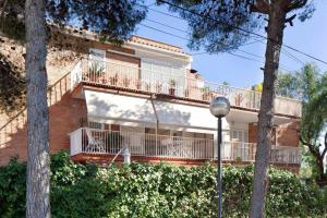 SITGES BLANCSUBUR · Soleado y Moderno