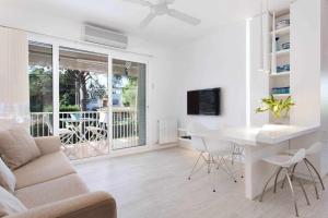 SITGES BLANCSUBUR · Soleado y Moderno
