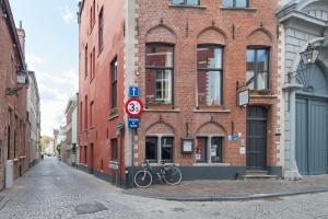 Cornerhouse Level Ten by Romy&Travis