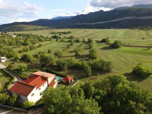 Villa Bisko with heated pool & jacuzzi