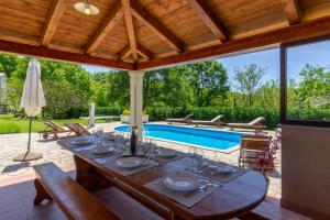 Beautiful villa Morena with private swimming pool near Poreč 