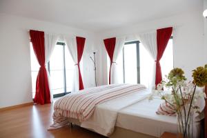 Rocha Tower 13D - Skyline Ocean View