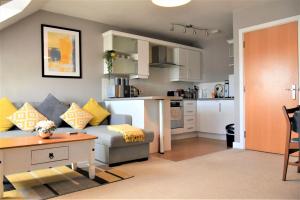 Bards Nest, Crucible Apartment, FREE private parking, 3 mins walk to Birthplace