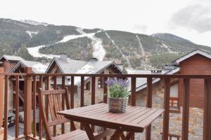 Apartament Ninot Bonito apartamento con vistas a la X de Grandvalira - 3hvězdičkové hotely ve městě El Tarter