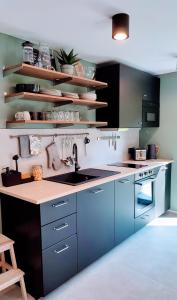 All-year HOT TUB - kids playground - bike trails