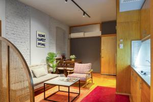 Deluxe King Studio room in Mayer Loft Suites