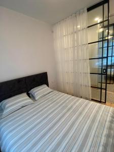 Moder Chic Apartment in Center-PRIME RENTALS