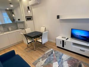 Moder Chic Apartment in Center-PRIME RENTALS