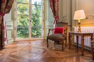 Hotels CHATEAU DE MAILLAT : photos des chambres