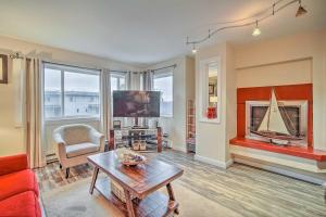 Walk to Downtown and Coast Trail Condo in Anchorage