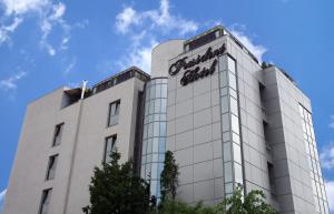 4 csillagos hotel President Hotel Bákó Románia