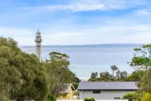 Sea Haven: coastal views, family retreat - McCrae