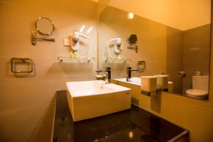 Thuruliya Hotel