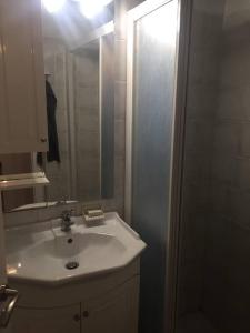 Cute 1bd Apartment at Vouliagmeni