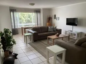 18 Greenpoint Mews - Beacon Island Estate