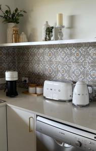 YARABIN - Luxury Home With Ocean Views