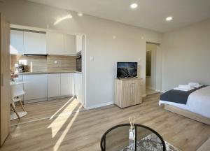 Elegant Studio for 4 Guests in City Center