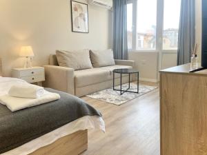 Elegant Studio for 4 Guests in City Center