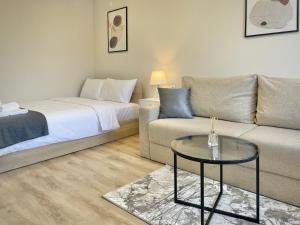 Elegant Studio for 4 Guests in City Center