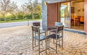 Cozy Apartment In Valencia De Alcantara - La Codosera