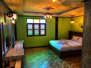 Mangrove House Lanta Old Town