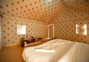 The Captain Desert Camp