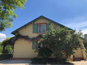 B&B / Chambres d'hotes Au Bien Venu : Chambre Familiale - Vue sur Jardin