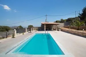 Thea Petra - Kouvarás