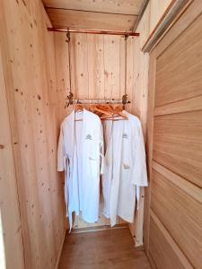 B&B / Chambres d'hotes Le Chalet Du Blanc Spa yoga : photos des chambres