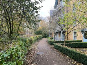 1 Bedroom Ground Floor Apartment ,Close to Centre,Parking