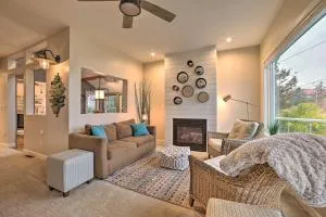 Chic Manistee Cottage Steps to Lake Michigan! - Onekama