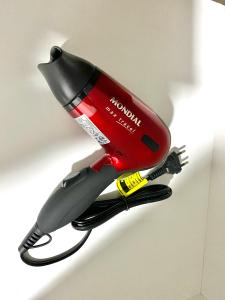 Apto charmoso no Parque dos IPES 2 Quartos casal ArCond WiFi 400M Home Office Garagem em Dourados