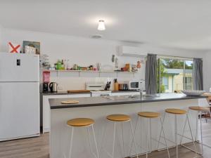 Decked Out at Dolphin 31 Dolphin Avenue