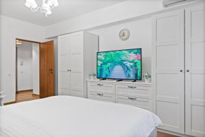 Institutul Național de Neurologie - Sudului 303 by MRG Apartments