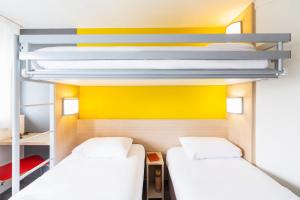 Hotels greet hotel restaurant Angouleme Ouest : Chambre Triple Économique