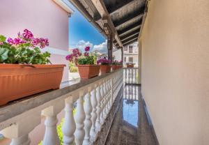 Apartments Zdrave 500 m from sea