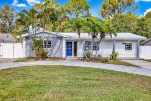 Beachy Bungalow - Anona