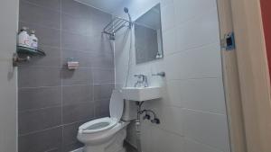 Phòng 2 Giường Đơn Với Phòng Tắm Riêng (Twin Room with Private Bathroom)