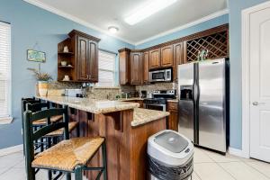 Saturn Serenity & Condo