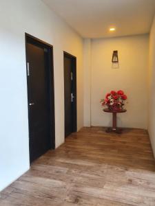 See Foo Hotel