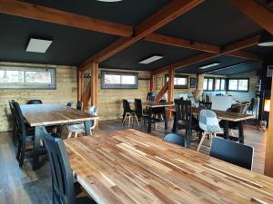 Hotels Les Chalets Du Goulet : photos des chambres