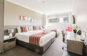 Family King Room room in Quality Suites Camperdown