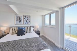 Host & Stay - Penthouse Pier View