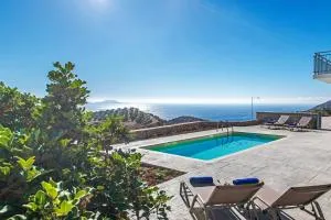 Tranquil sea view villa with private pool, just 2km from the beach! - Orné