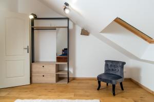 Appartements Duplex de 80m2 dans un village de caractere ! : photos des chambres