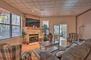 Charming Bent Tree Home with Wraparound Deck! - Holcomb