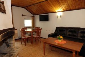 Семеен хотел Орфей