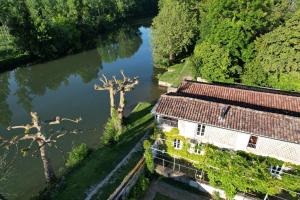 Maisons de vacances Le Gue Renard-un Balcon Sur La Charente : photos des chambres